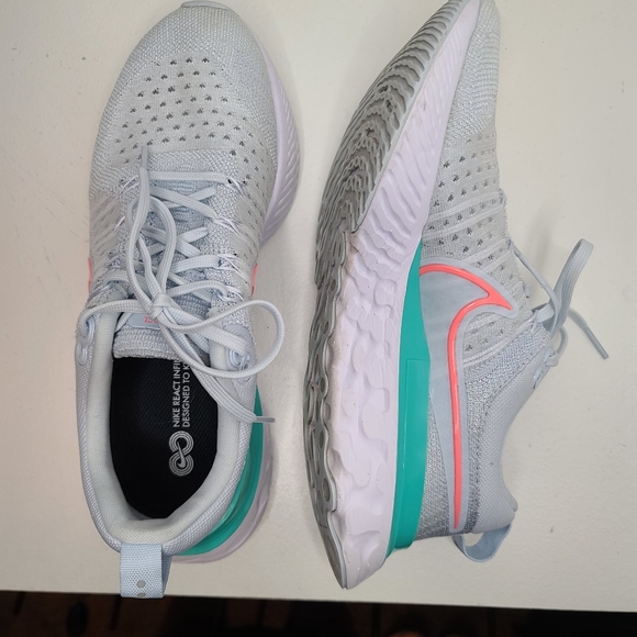 Nike Shoes - Nike React Infinity Run Flyknit 2 Size 8